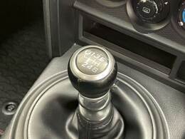 【6速MT車両】マニュアルならではの走りをお楽しみ頂けます。