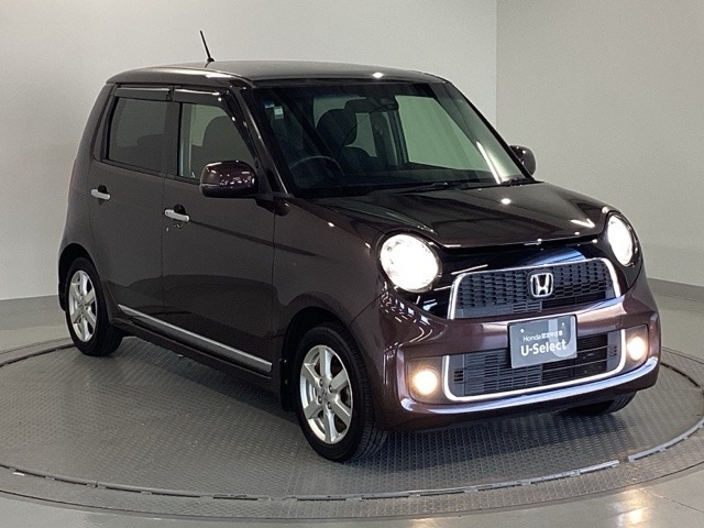 ドアミラーにLEDウインカーがついているので、周囲にアピールできますね。