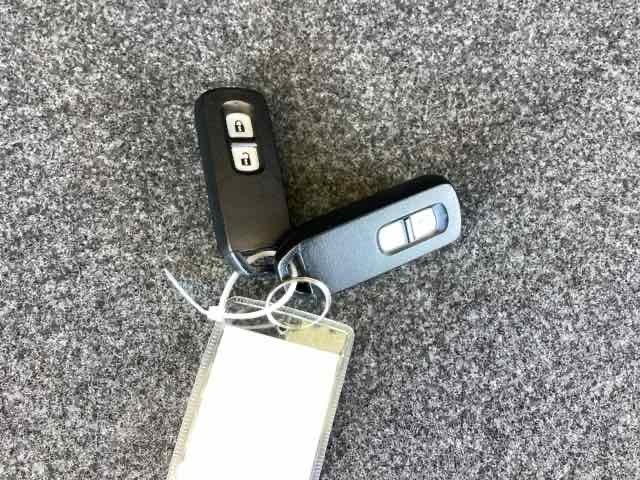 スマートキーはバッグなどにしまったままボタン操作でエンジンの始動・停止ができて大変便利です。