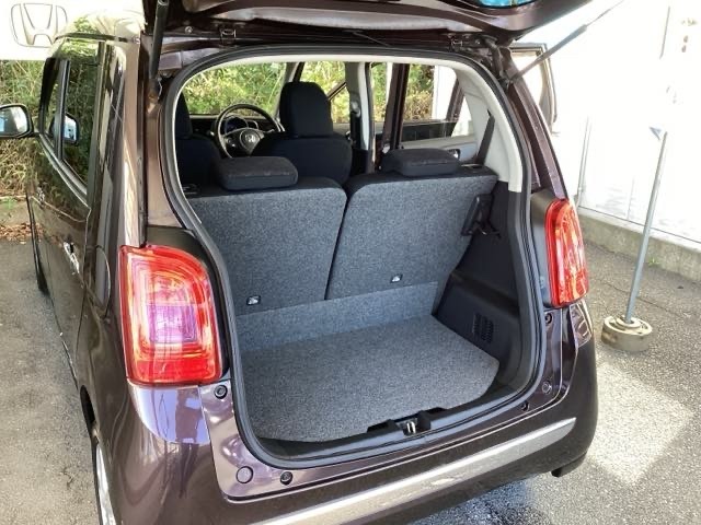 リアシートがあっても、しっかり荷物を積む事ができます。