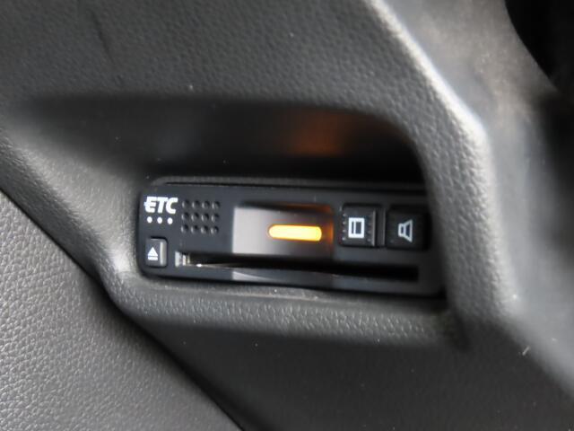 ETCも装備していますよ！ETC車載機を利用すると高速料金が割引に！！サイフにも優しい装備ですね♪