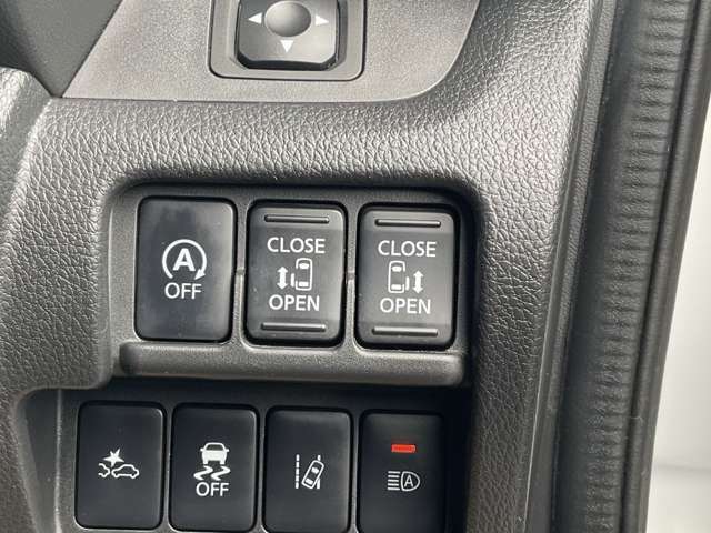 【両側電動スライドドア】ボタンを押すだけでスライドドアが開け閉めでできます♪運転席からもスライドドアの開閉ができます！