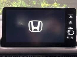 【メーカー純正ナビ】インテリアに溶け込むスタイリッシュな「専用設計」メーカーナビを装備♪視認性や操作性など基本性能にも優れ、より上質なカーライフをお楽しみいただけます。