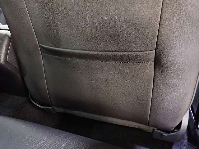 運転席後ろのドアポケットです。