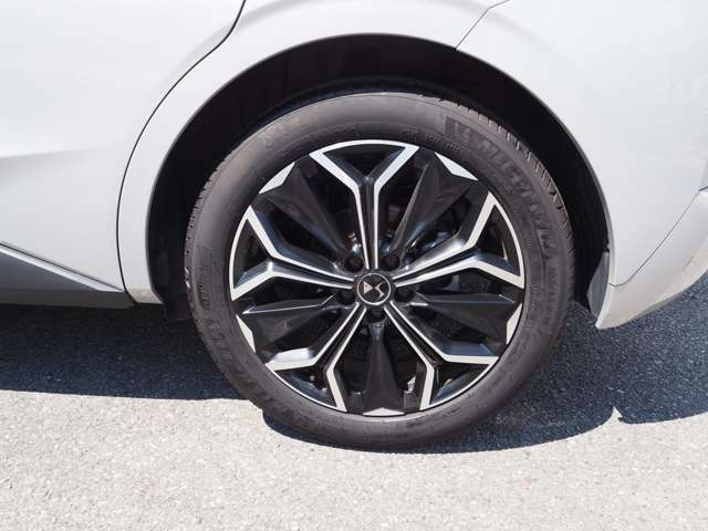 ミシュラン社製、eプライマシー205/55R18インチ