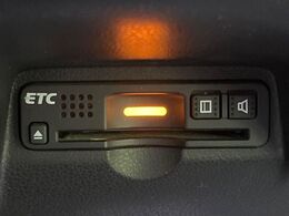 【ETC】高速道路の料金所をストレスなく通過！話題のスポットやサービスエリアに多い「スマートIC」利用時は必須のアイテムです。当店でセットアップを実施、ご納車当日からすぐにご利用いただけます！