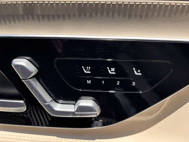 お車が展示場に無い事がございます。ご来店の際は一度お電話にて在庫のご確認を御願い致します。【お問い合わせ電話番号0078-6003-525857】