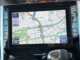 【ナビゲーション】目的地までしっかり案内してくれる使いやすいナビ。Bluetooth接続すればお持ちのスマホやMP3プレイヤーの音楽を再生可能！毎日の運転がさらに楽しくなります！！