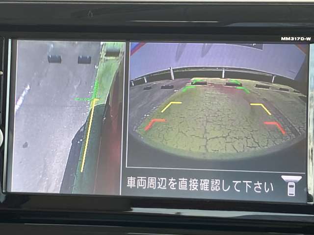 左サイドカメラとフロントカメラ運転席から死角となりやすい車両左前部分や前方部分もバッチリ見えます♪