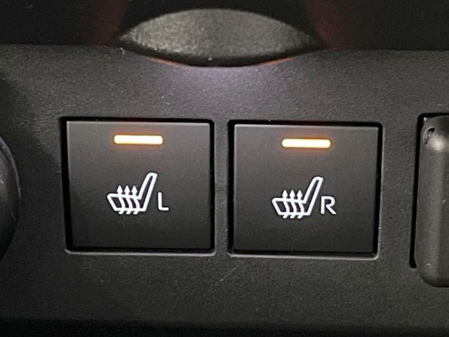 【シートヒーター】寒い日に重宝するシートヒーター！エアコンより早く温まってくれるので寒がりの人も安心ですね♪エアコンの温風は乾燥するから苦手、という方にもをおすすめです。