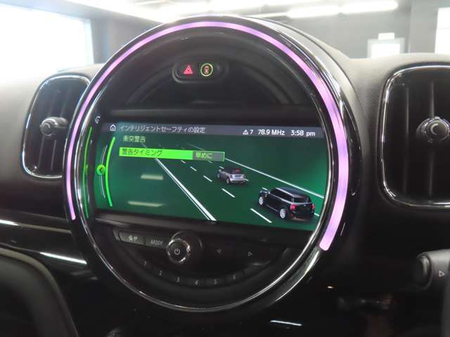 衝突警告システム、衝突軽減ブレーキが装備されております。