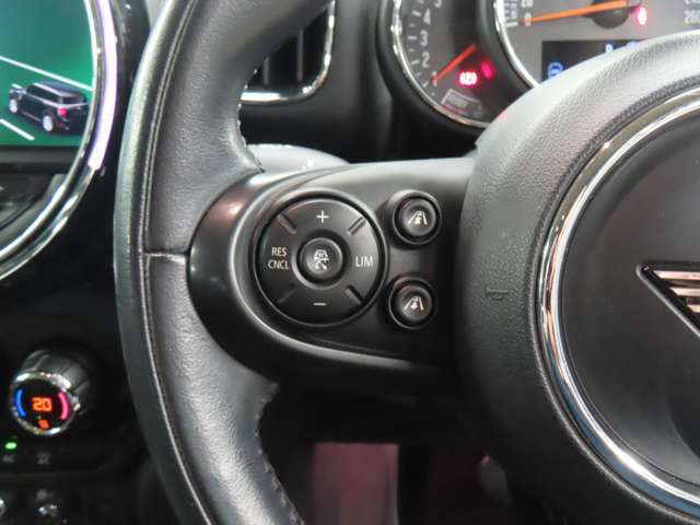 アダプティブクルーズコントロール装備車両です。