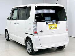 車いす仕様車でスロープを備え乗降をサポート。バックカメラや前後ドライブレコーダーなど安心装備も充実し、介助する方もされる方も使いやすい設計。日常の移動を快適に支える軽自動車です。