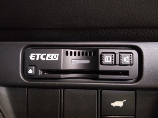 ETCがついているので、有料道路を利用する際に料金所の通過がスムーズです♪