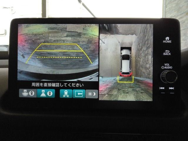 リアカメラがついているので、駐車や後進の際にとても便利です♪