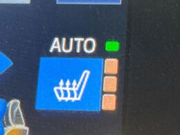 【シートヒーター】寒い日に重宝するシートヒーター！エアコンより早く温まってくれるので寒がりの人も安心ですね♪エアコンの温風は乾燥するから苦手、という方にもをおすすめです。