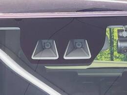 【スマートアシスト】走行中に前方の車両等を認識し、衝突しそうな時は警報とブレーキで衝突回避と被害軽減をアシスト。より安全にドライブをお楽しみいただけます。