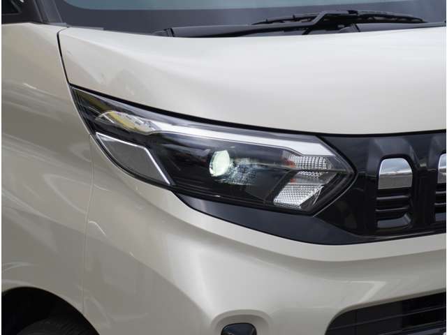 【明るいランプ】お車の顔でもあるランプもとってもきれいです！ぜひ直接お確かめください！