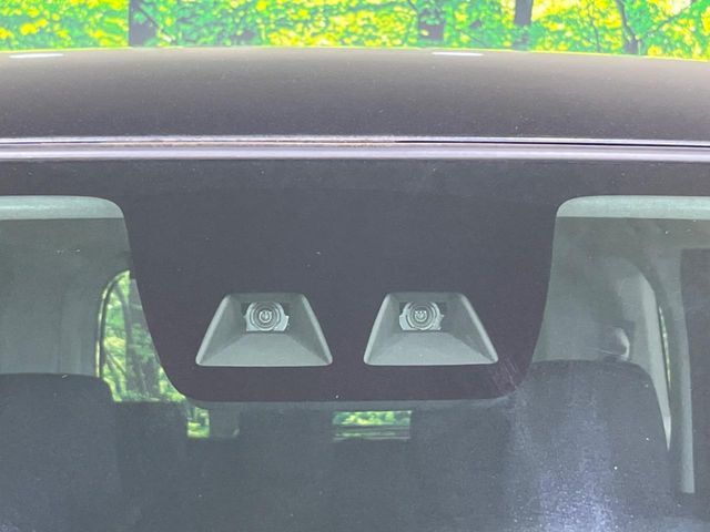 【トヨタセーフティセンス】走行中に前方の車両等を認識し、衝突しそうな時は警報とブレーキで衝突回避と被害軽減をアシスト。より安全にドライブをお楽しみいただけます。