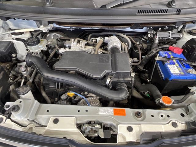 親切・丁寧な専門メカニックスタッフが応対！・車検・点検整備・事故等の修理などアフターサービスも安心。お車のカスタマイズもネクステージのサービススタッフまでご相談ください！