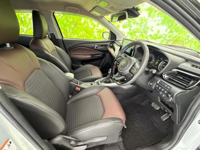 「この車の写真をもっと見たい」「状態が気になる」「この装備はついている？」どんな小さな疑問でもお気軽にお問い合わせください！