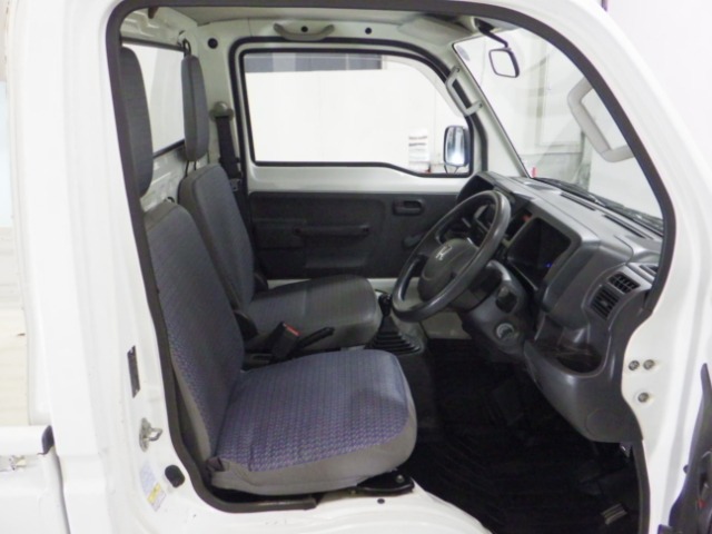 タバコを含めた車内のニオイに関しては、個人の主観となる為、ご来店時にお客様に確認して頂いておりますので、ご了承下さい。