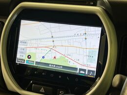 【純正9型ナビ】人気の純正ナビを装備しております。ナビの使いやすさはもちろん、オーディオ機能も充実！キャンプや旅行はもちろん、通勤や買い物など普段のドライブも楽しくなるはず♪