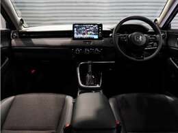 【室内】シートや内装各部への徹底した清掃を実施。