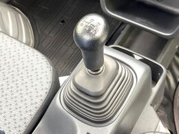 【フロア5速MT】5速MT！！スポーティーな走行をお楽しみいただけます♪