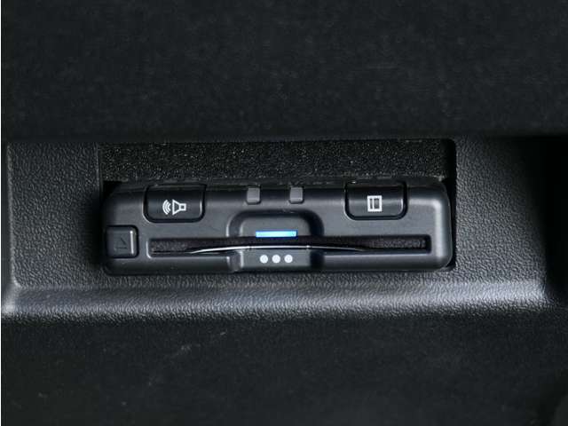 低コスト運営でお客様のメリットを出すために少人数体制でのご案内となります。恐縮ですが突然のご来店ですとご案内できない場合もございますのでご予約をおすすめしております！