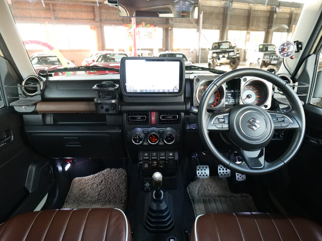 リフトアップ　外16AW　ホワイトレター　外マフラー/エアクリ　パナソニックフローティングナビ/フルセグ/CD/DVD/Bluetooth　バックカメラ　ETC　ドラレコ　レザー調シートカバー　ルーフラック　LEDヘッド・フォグ