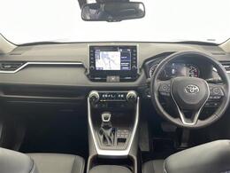 【インパネ全体】全方位で視界が広く、高い目線で運転もしやすいです！◆乗って触って体感してみてください！！当社車両は試乗可能です！お気軽にスタッフまでご相談ください！