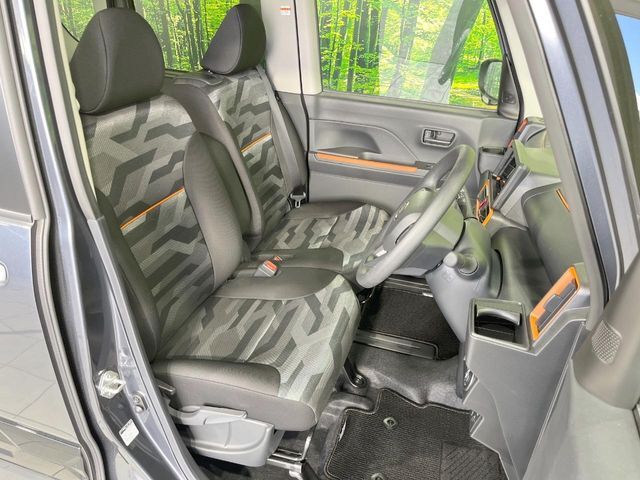 運転席シート廻りは使用感も少なく、良好な状態となっています。丁寧に使われていたことがよくわかりますね。