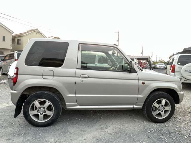純正AW付きですのでお車のカッコよさが上がります。