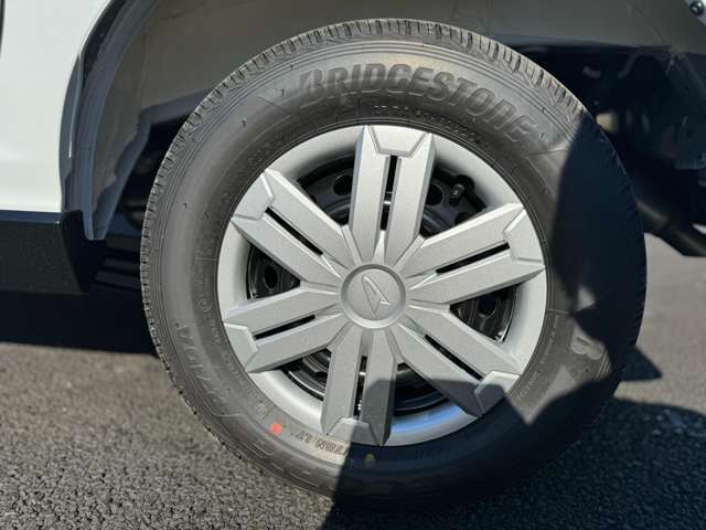 ☆ご掲載中の車両に関して☆　気になる点や知りたいことがあればお気軽にお問い合わせ・お電話くだいませ！すぐに詳しい営業のスタッフから詳しいお話を致します！
