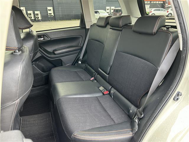 中古車はその時勝負です！！この車両を見つけた方は幸運かも！？同じ車両は1台もありません！ユーザー買取車を扱っているガリバーだからこそだせるプライス！ぜひ、この瞬間に！！