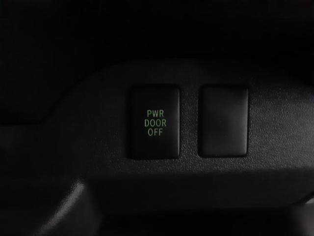 WECARSの展示場では実際に見て、触ってお車をお選びいただけます！知識の豊富な営業スタッフが様々なカーライフをご提案いたします！