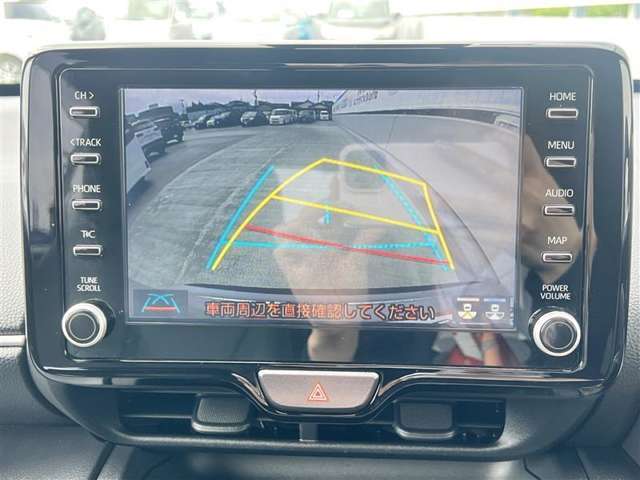 バックカメラが付いているので後方確認が非常にしやすいです。今や運転初心者も熟練者も必須装備！ついていて損はないですね♪