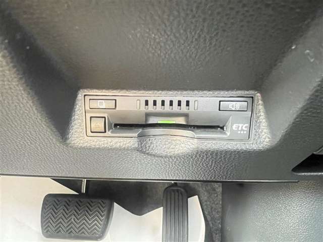 ETC車載器付きです。高速道路の料金所もスムーズに通過できます。