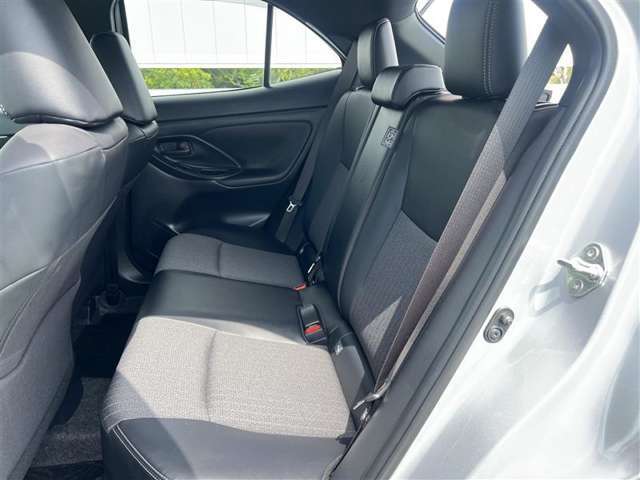 ゆとりある広々とした車内空間は、ドライブを始め買い物やレジャーなど、幅広く活躍します。一人でもみんなとでもお出かけを楽しみましょう！