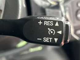 【クルーズコントロール】高速道路もラクラク走行。アクセルを離しても一定速度で走行ができ、長距離運転時の負担を軽減！加速・減速も簡単なスイッチ操作で調整できます。