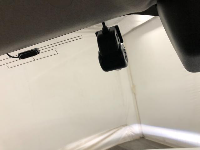 今や必須アイテムのドラレコです。送迎や通勤で使う方には特に喜ばれます。