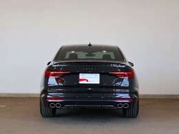 Audi S4/Audi rings ＆ ブラックスタイリング/アルミホイール 5アームフラッグデザイングロスアンスラサイトブラックポリッシュト 8.5Jx19/プライバシーガラス