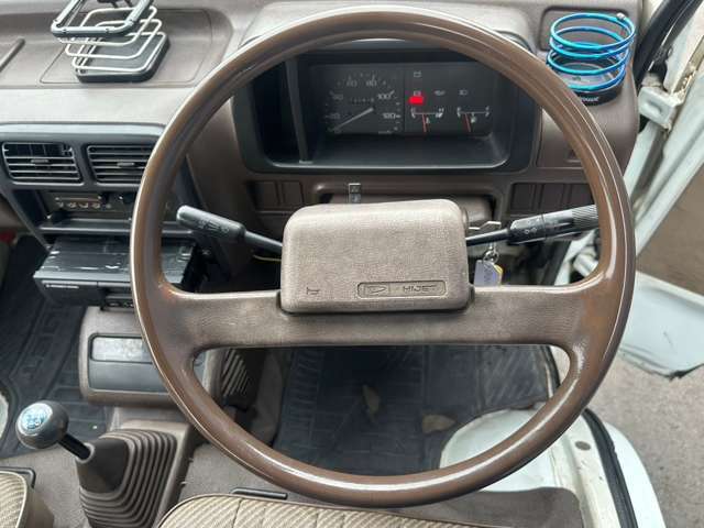 弊社のクルマは中古車・低年式で現状販売のため現車確認をしてからの購入をお勧め致します。また、現車確認の際はご連絡頂けるとスムーズにクルマをご用意出来ますのでお気軽にお問合せください！