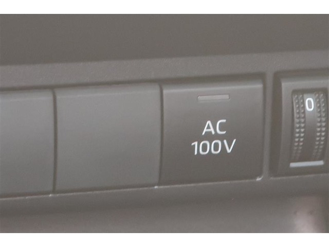 非常時やキャンプなどに役立つAC100Vコンセント付きです。