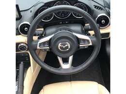 運転席にお座りになった際のイメージです。視界やシートの座り心地にポジション、各装備へのアクセスのしやすさ等、実際に触れてお確かめください。