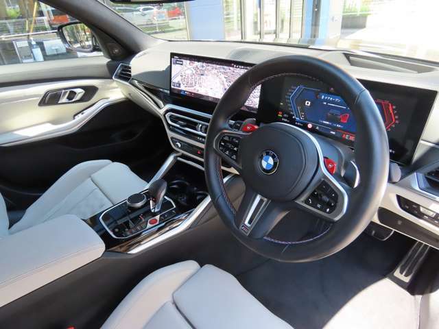 ○フルレザーメリノ （ アイボリー・ホワイト/ブラック）●harman/kardonサラウンドサウンドシステム(464W,16スピーカー,9チャンネル・サラウンド)●地上デジタルTVチューナー