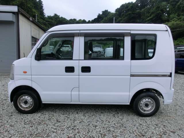 自動車、トラック、ショベルカーまで幅広く販売と買取りも強化中！当社は全国のオークションから仕入れが可能！ご希望のお車がない場合は注文販売もしています。予算に合わせた中古車をお探しすることも可能です。