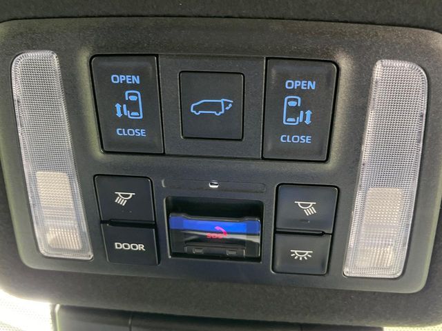 【両側パワースライドドア】スマートキーや運転席のスイッチで後席両側スライドドアの開閉が可能♪電動だから力を入れてドアを開ける必要が無く、小さなお子様でも簡単に開け閉めでき快適です♪