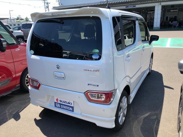 バックドアは開口部が広いので荷物の積み下ろしに便利です☆